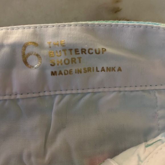 Lilly Pulitzer 5” inch buttercup short. - Picture 3 of 5